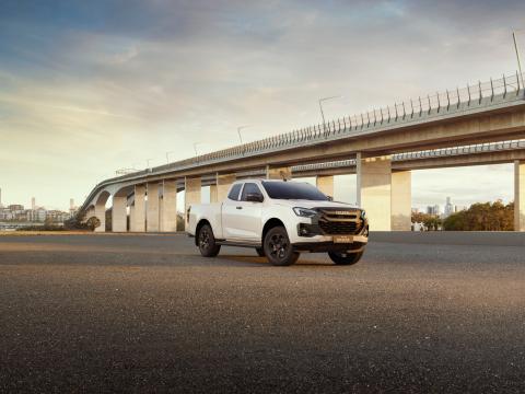 24MY ISUZU D-MAX_10_EU-LHD_EXT_RBE.jpg