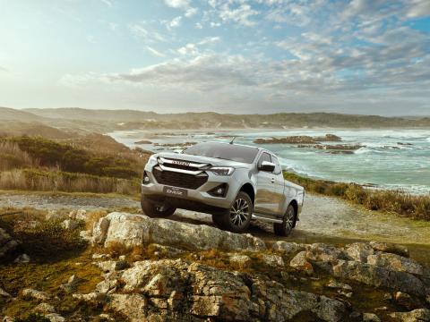 24MY ISUZU D-MAX_5_EU-LHD_EXT_RBD.jpg