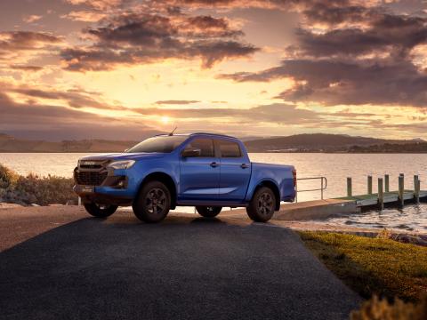 24MY ISUZU D-MAX_6_EU-LHD_CREW_RBE_RoofRail.jpg